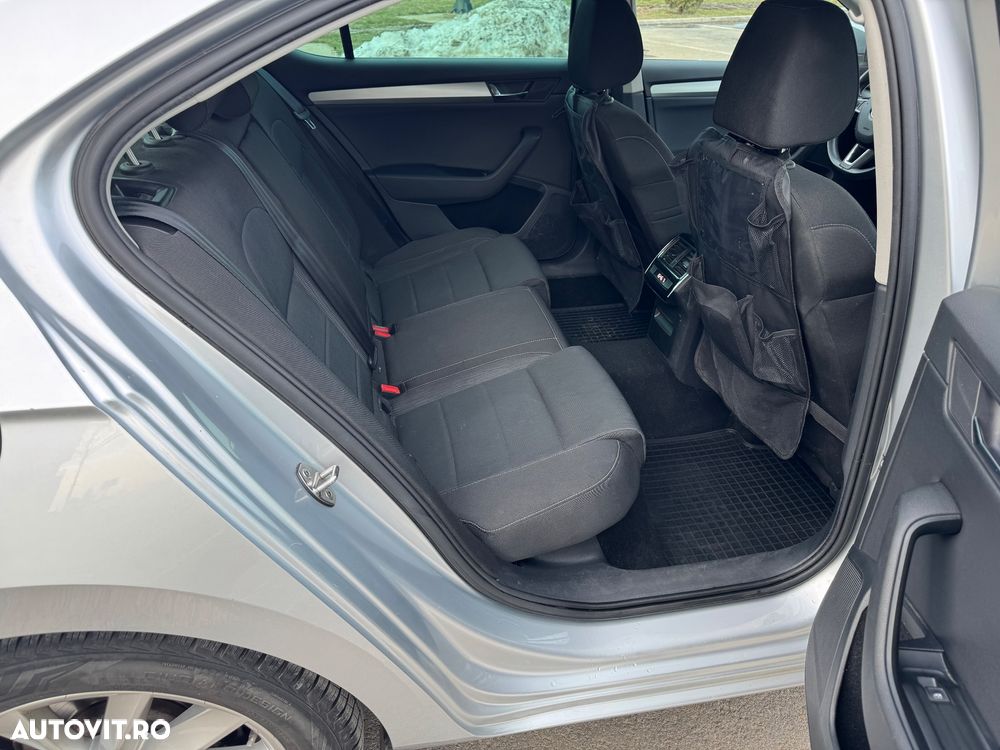 Skoda Superb 2.0 TDI DSG Ambition - 13