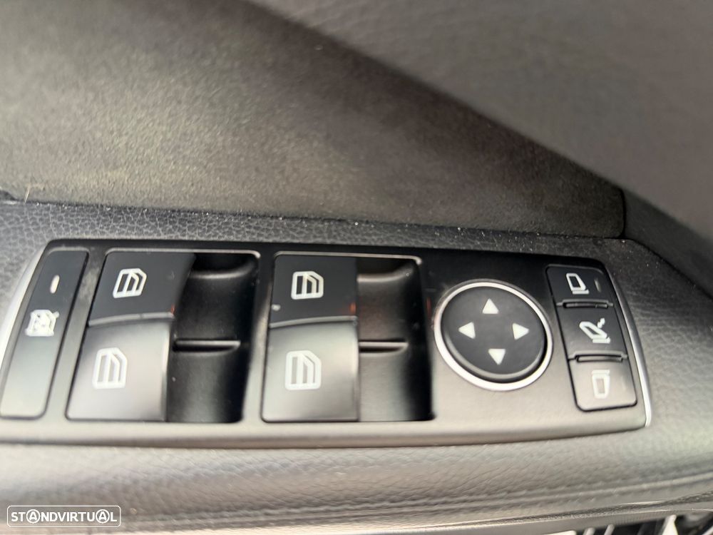 Mercedes-Benz E 300 Bluetec Hybrid Avantgarde - 37