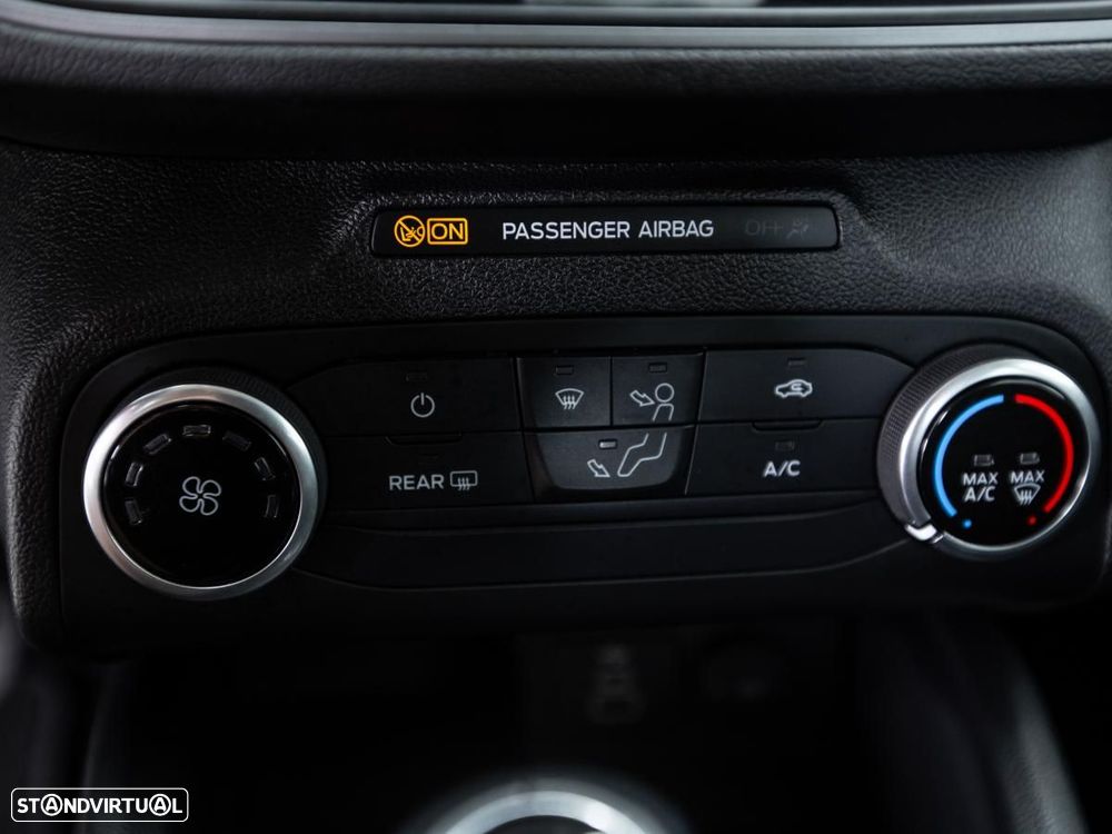 Ford Focus 1.5 TDCi ECOBlue Connected - 15