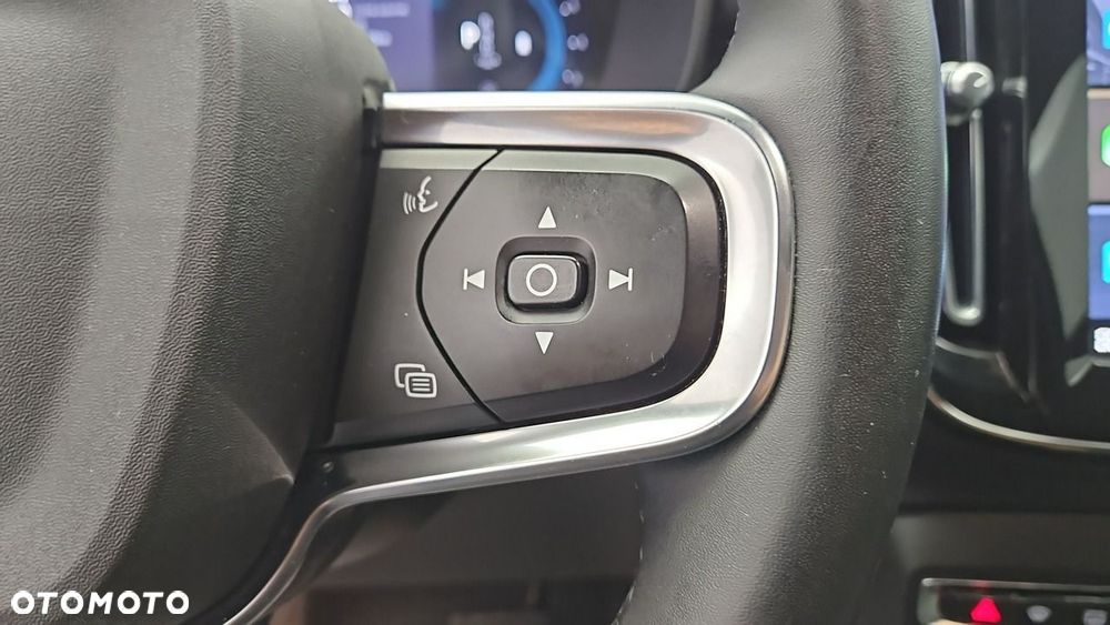 Volvo XC 40 B3 Plus Dark - 14