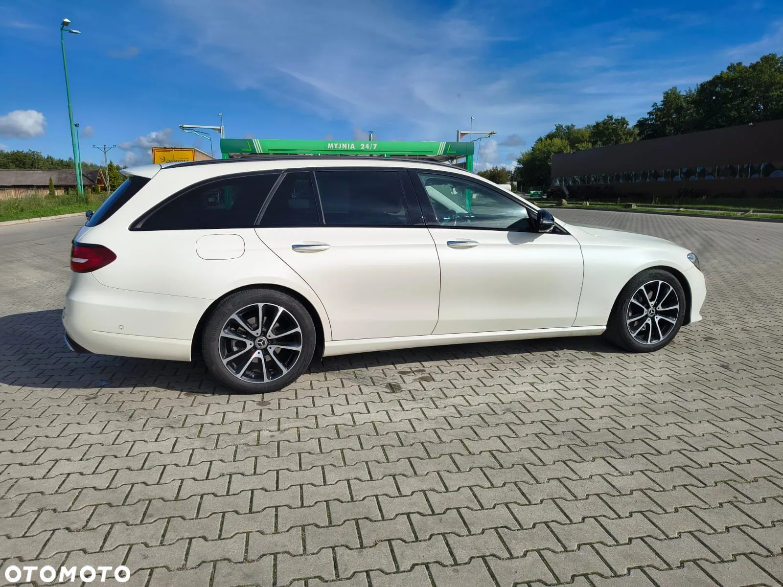Mercedes-Benz Klasa E 300 d 9G-TRONIC - 30