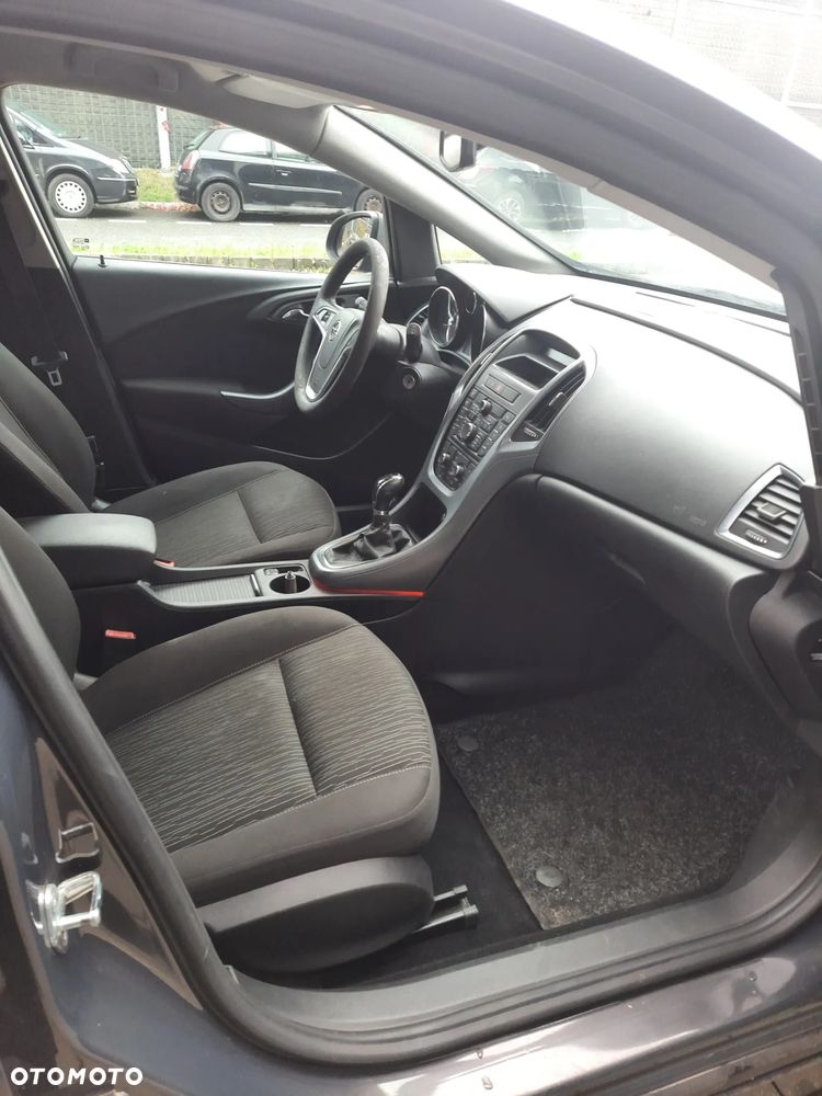 Opel Astra GTC 1.4 Turbo - 9