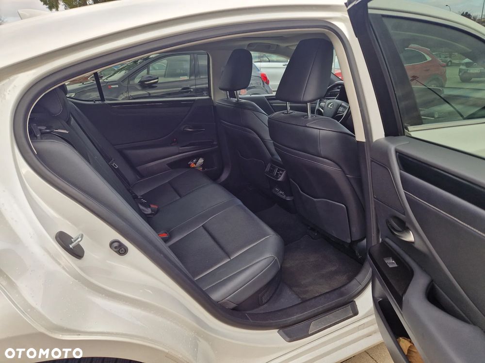 Lexus ES - 15