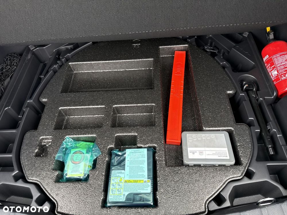 Toyota Corolla Cross 2.0 Hybrid Premiere Edition AWD - 27