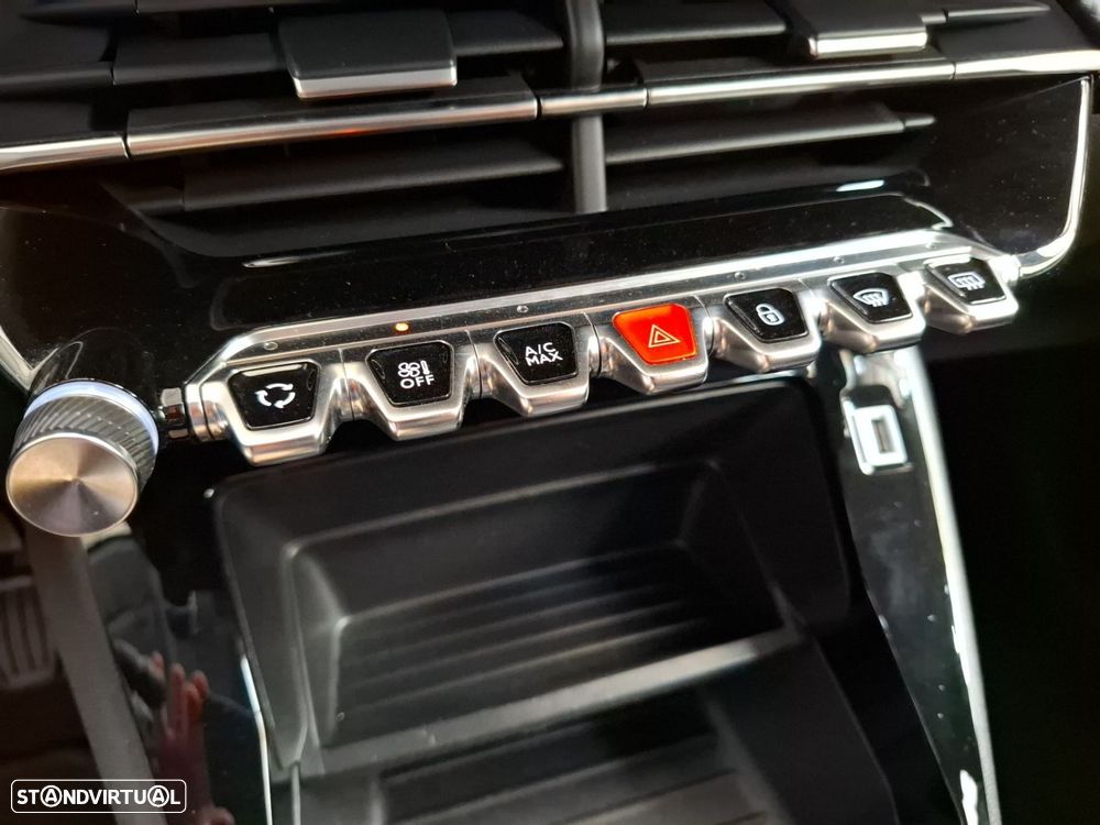 Peugeot 208 1.2 PureTech Active Pack - 21