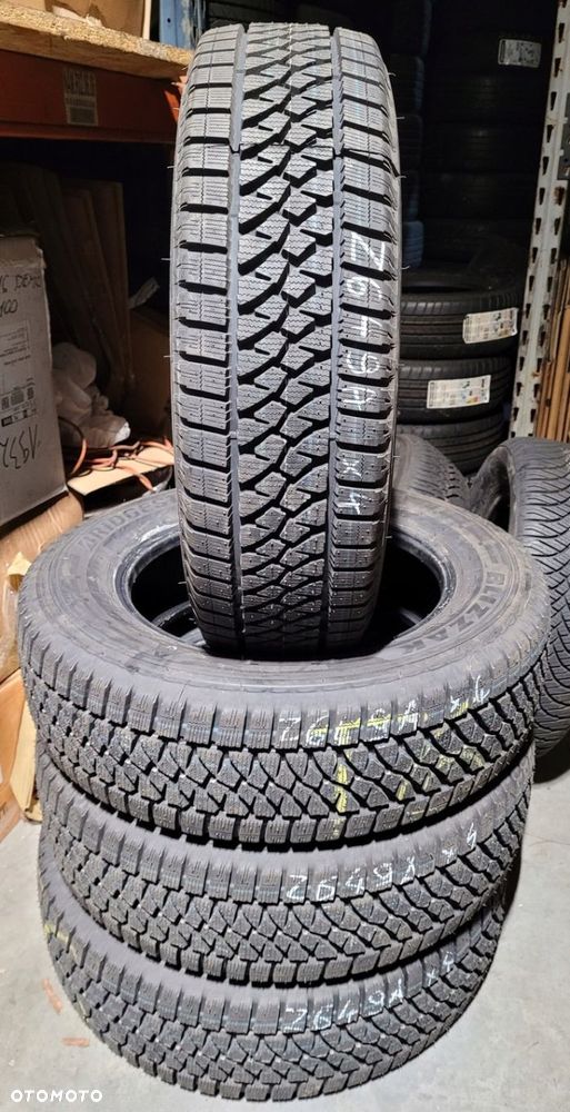 4x Bridgestone Blizzak W810 205/65R16C 107/105T Z649A - 2