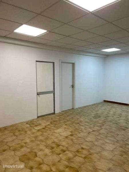 Arrenda-se Escritório no Centro Comercial da Cruz de Pau - Grande imagem: 4/12