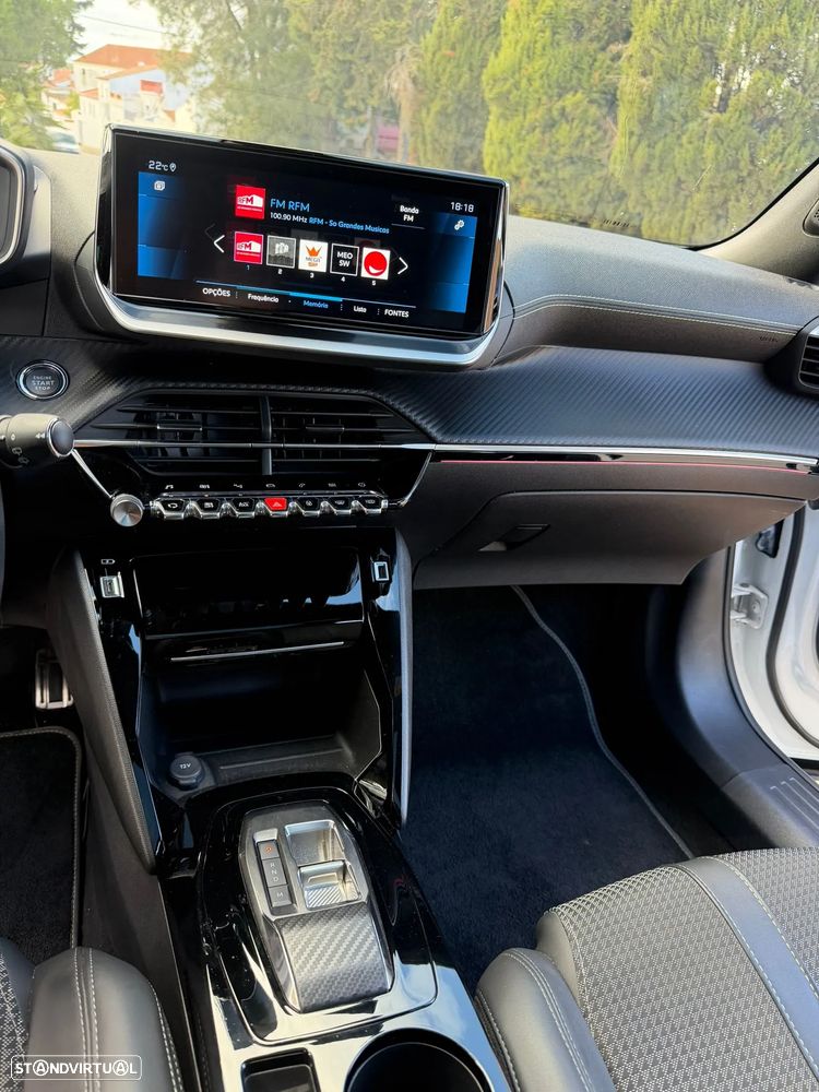 Peugeot 2008 1.2 PureTech GT Line EAT8 - 12