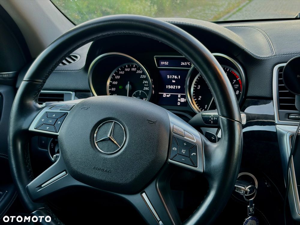 Mercedes-Benz ML - 26