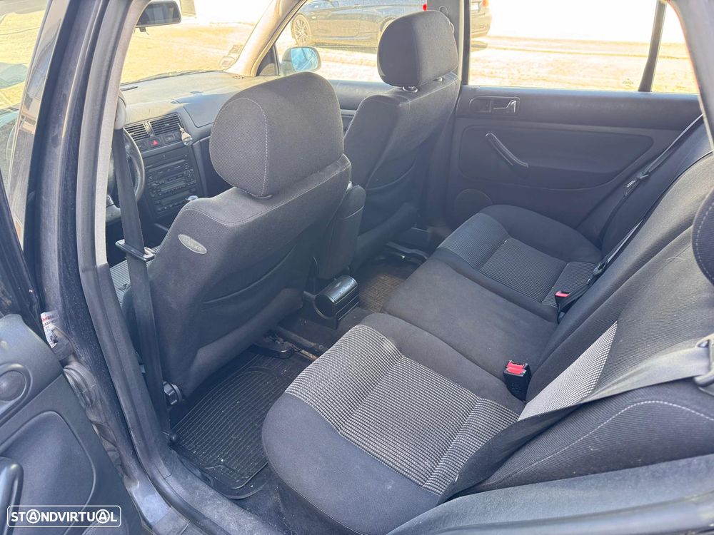 VW Golf 1.9 TDi Highline - 7