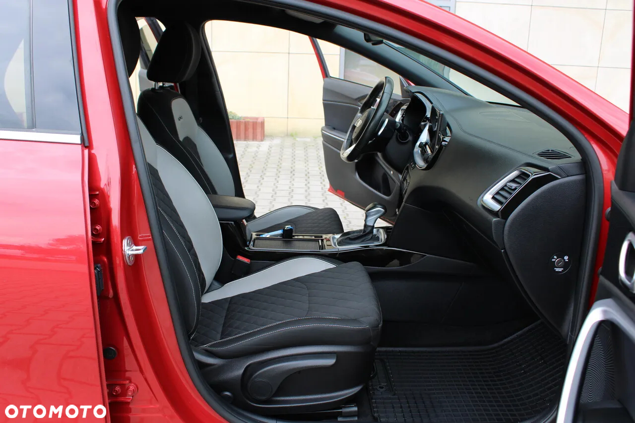 Kia ProCeed 1.4 T-GDI GT Line DCT - 32
