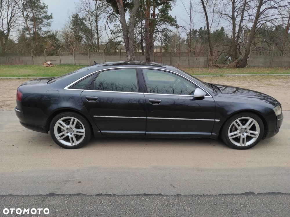Audi A8 - 8