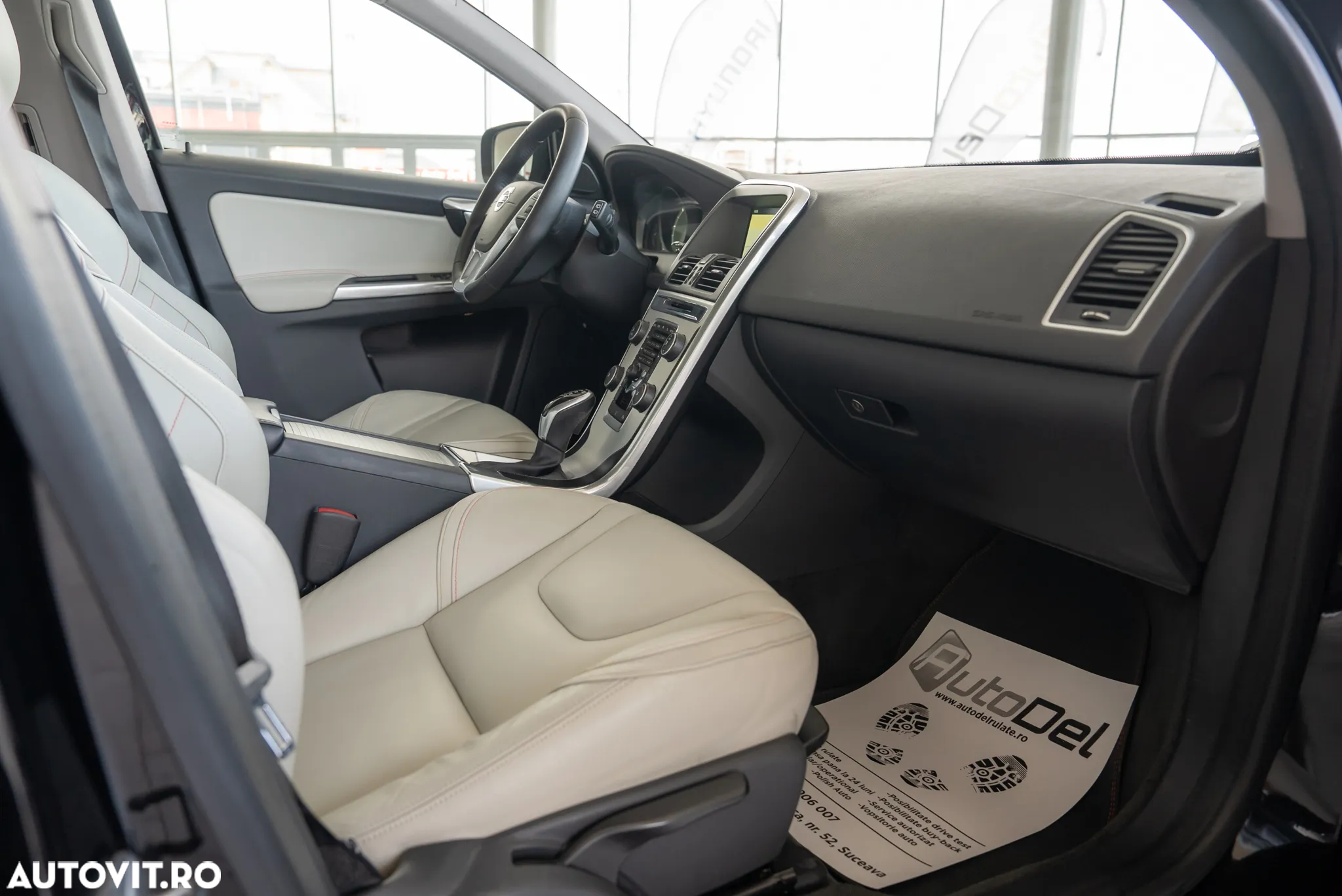 Volvo XC 60 D4 AWD Geartronic Ocean Race - 22