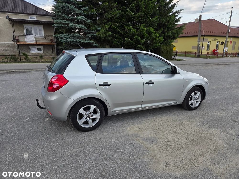 Kia Ceed 1.6 Comfort + - 6