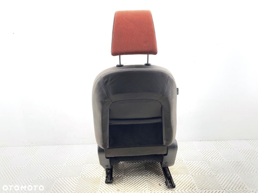 FOTEL PRAWY PRZÓD  NISSAN QASHQAI / QASHQAI +2 I (J10, NJ10, JJ10E) 2006 - 2014 1.5 dCi 78 kW [106 - 5