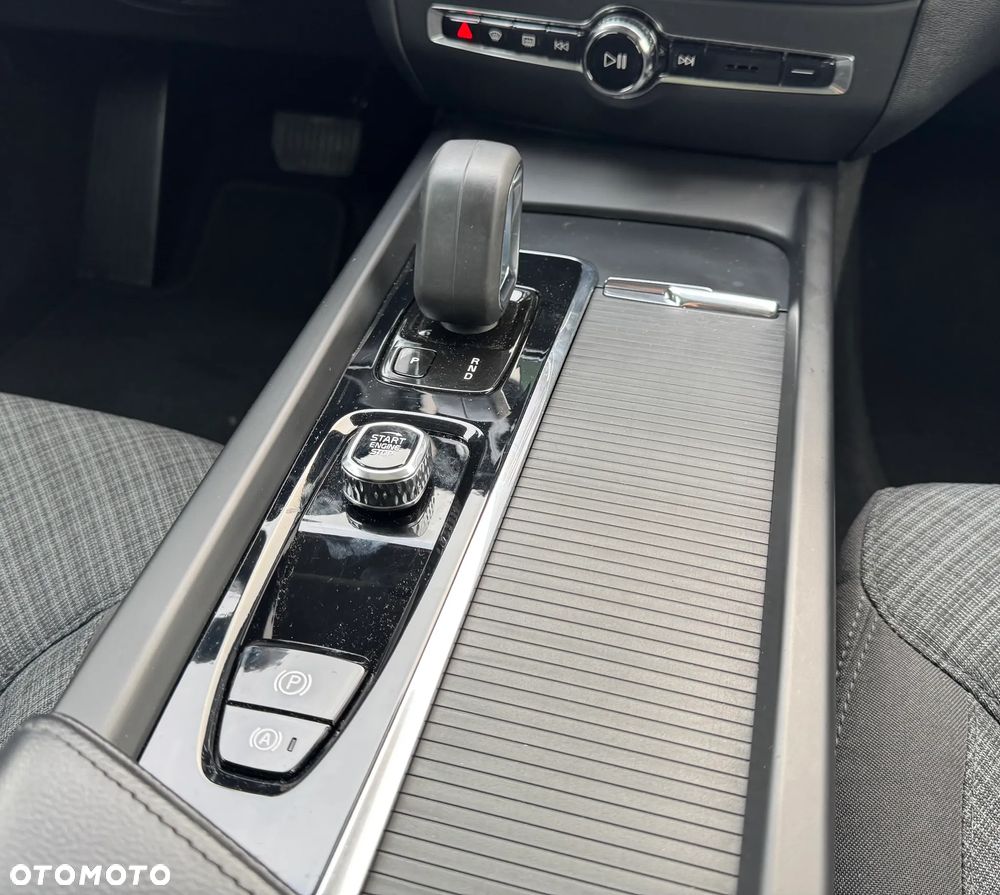 Volvo V60 B4 D Momentum Pro - 20