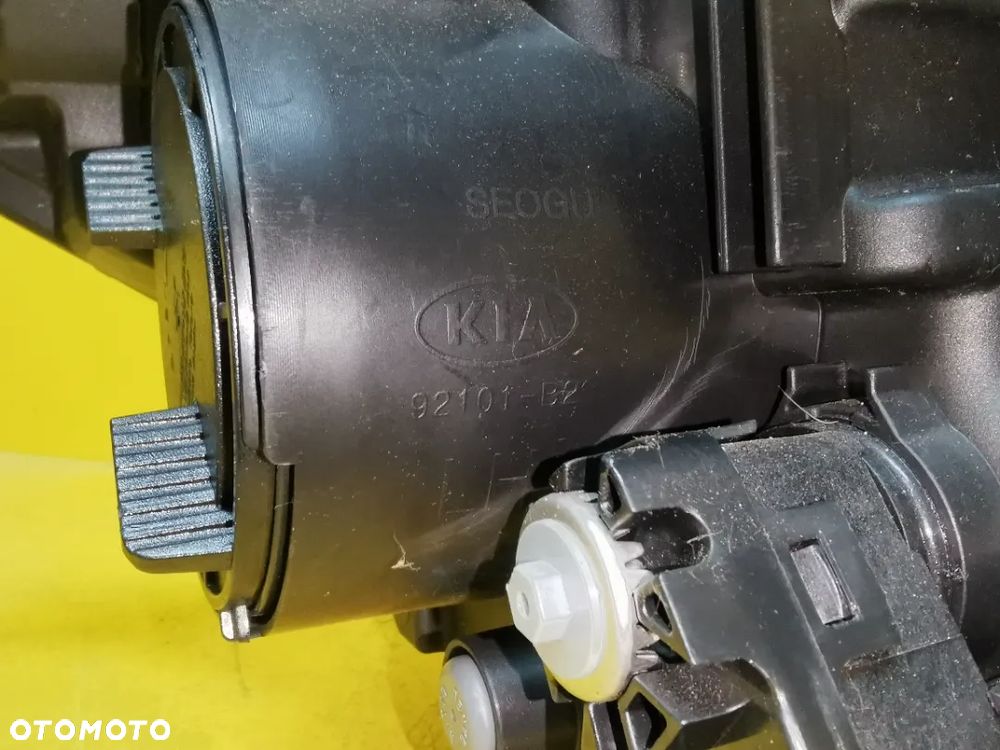 KIA SOUL II LAMPA LEWA PRZOD CZARNA 92101-B2 - 8