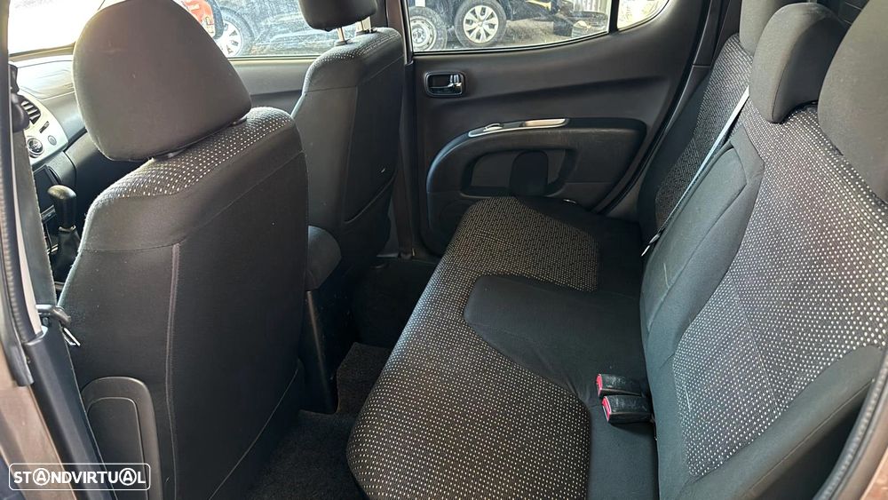 Mitsubishi L200 2.4 DI-D CD Instyle Strakar 4WD - 21