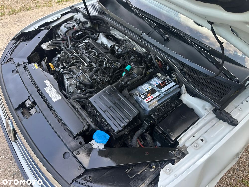 Volkswagen Passat 2.0 TDI SCR Trendline DSG - 37