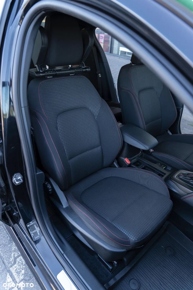 Ford Focus 1.0 EcoBoost mHEV ST-Line X - 40