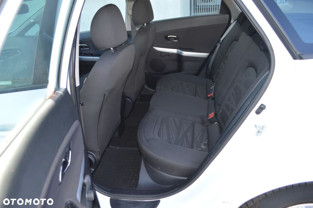 Kia Ceed - 13