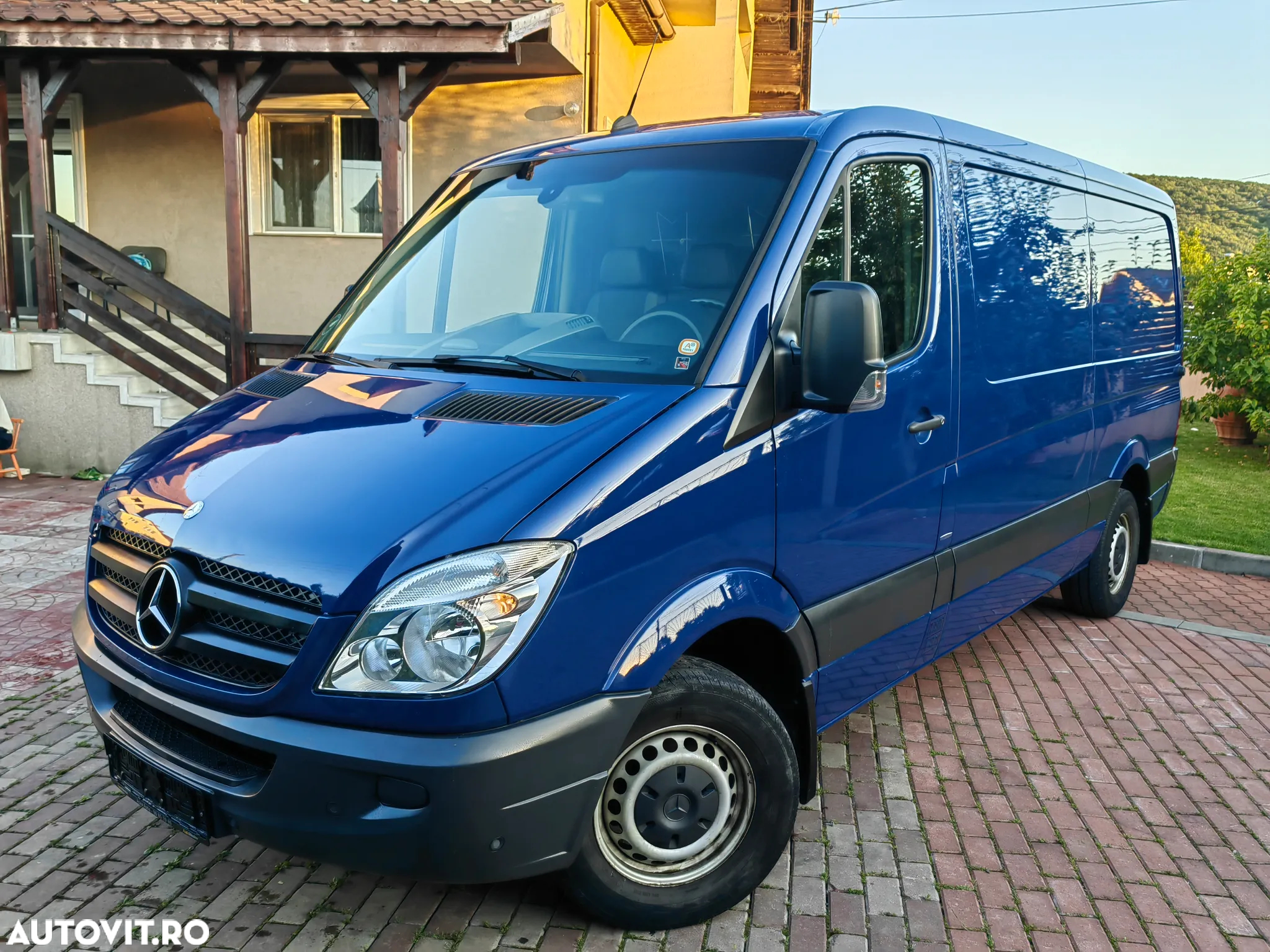 Mercedes-Benz Sprinter - 2