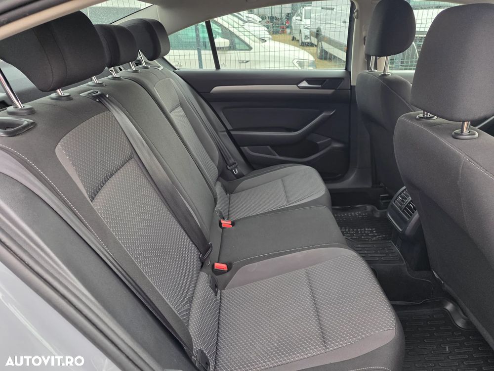 Volkswagen Passat 2.0 TDI DSG Comfortline - 8