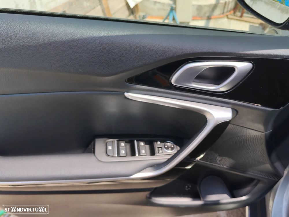 Kia XCeed 1.6 GDi PHEV Drive - 20