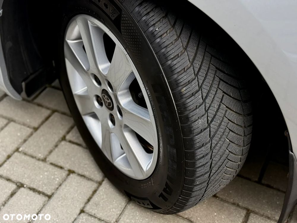 Toyota Auris 1.4 D-4D Dynamic - 21