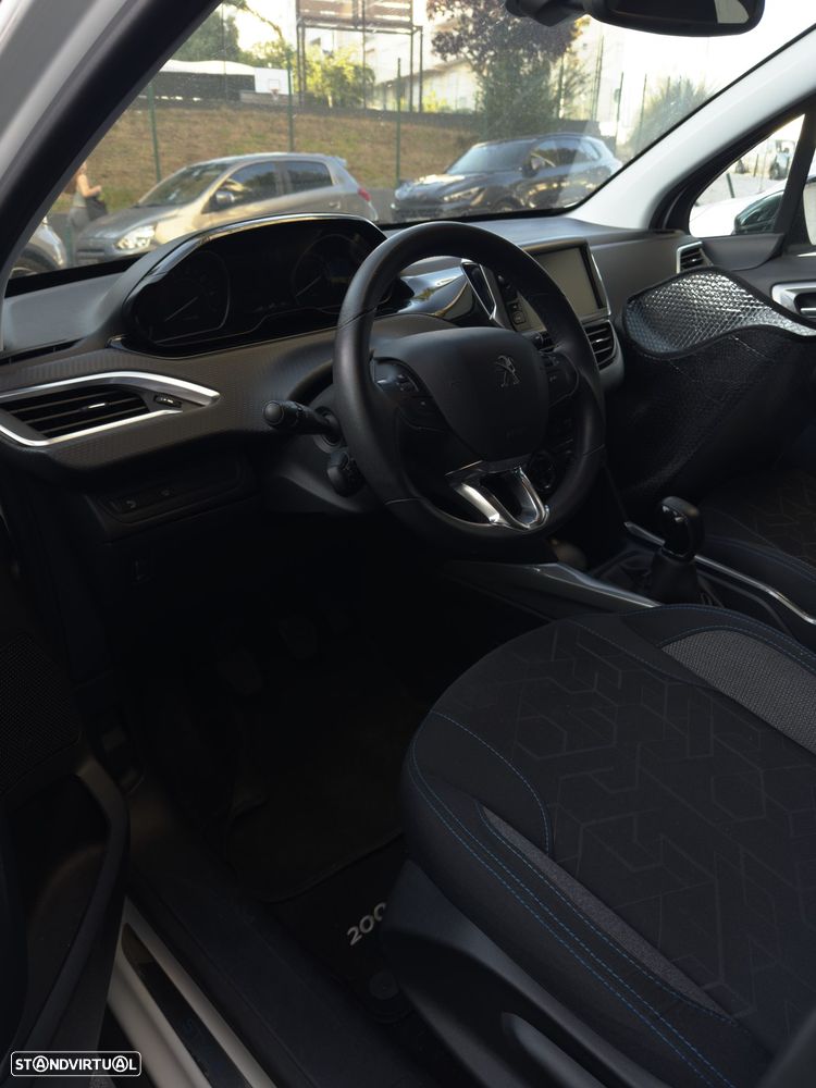 Peugeot 2008 1.2 PureTech Active - 5