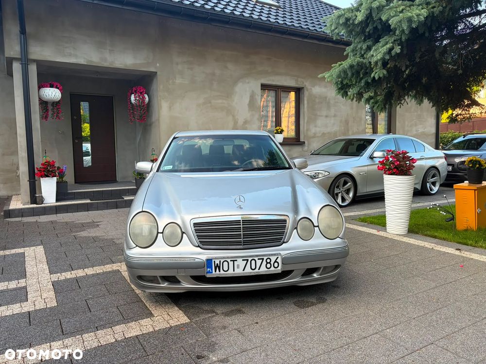 Mercedes-Benz Klasa E - 1