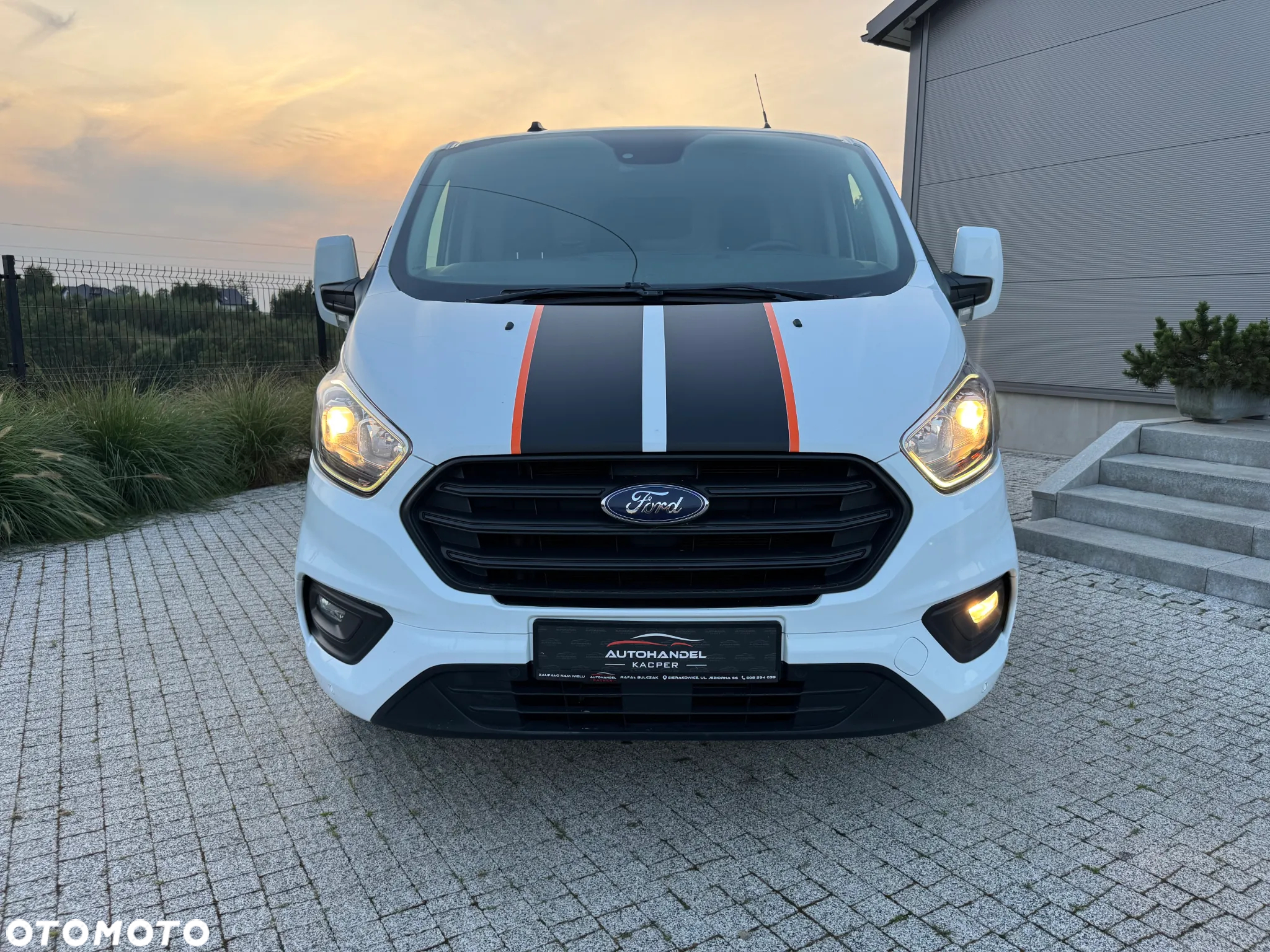 Ford TRANSIT CUSTOM - 2
