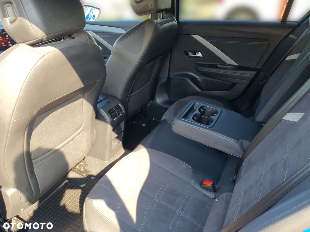 Opel Astra 1.2 T GS S&S - 24
