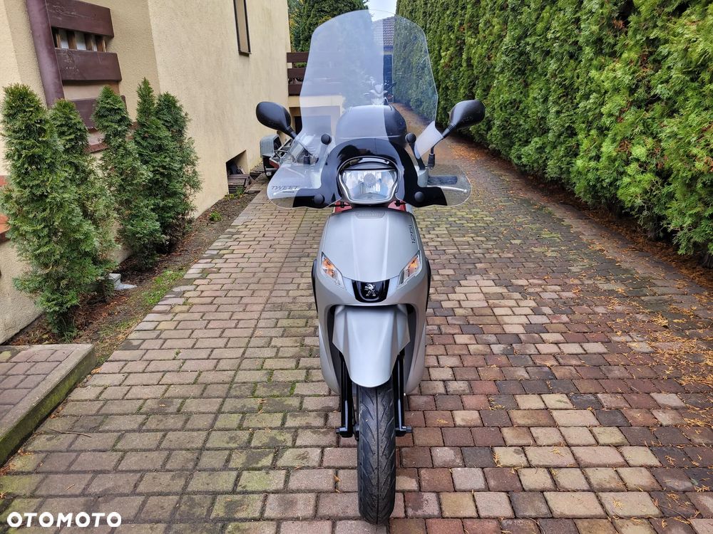 Peugeot Tweet - 8