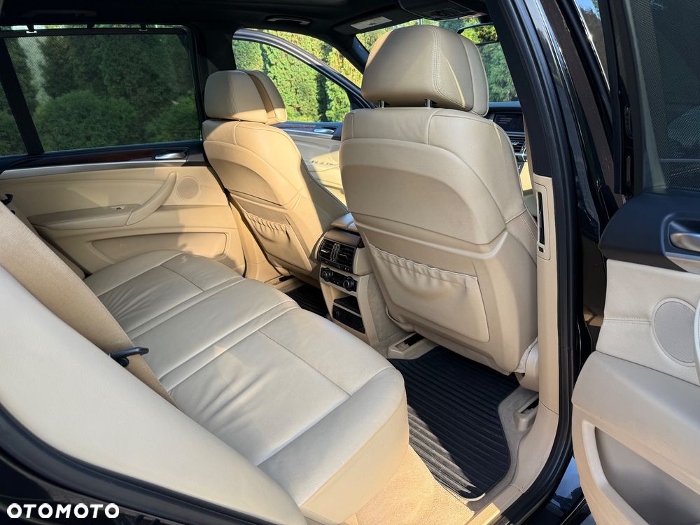 BMW X5 3.5i xDrive - 17