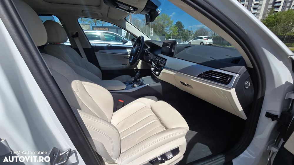 BMW Seria 5 530e Aut. Luxury Line - 13