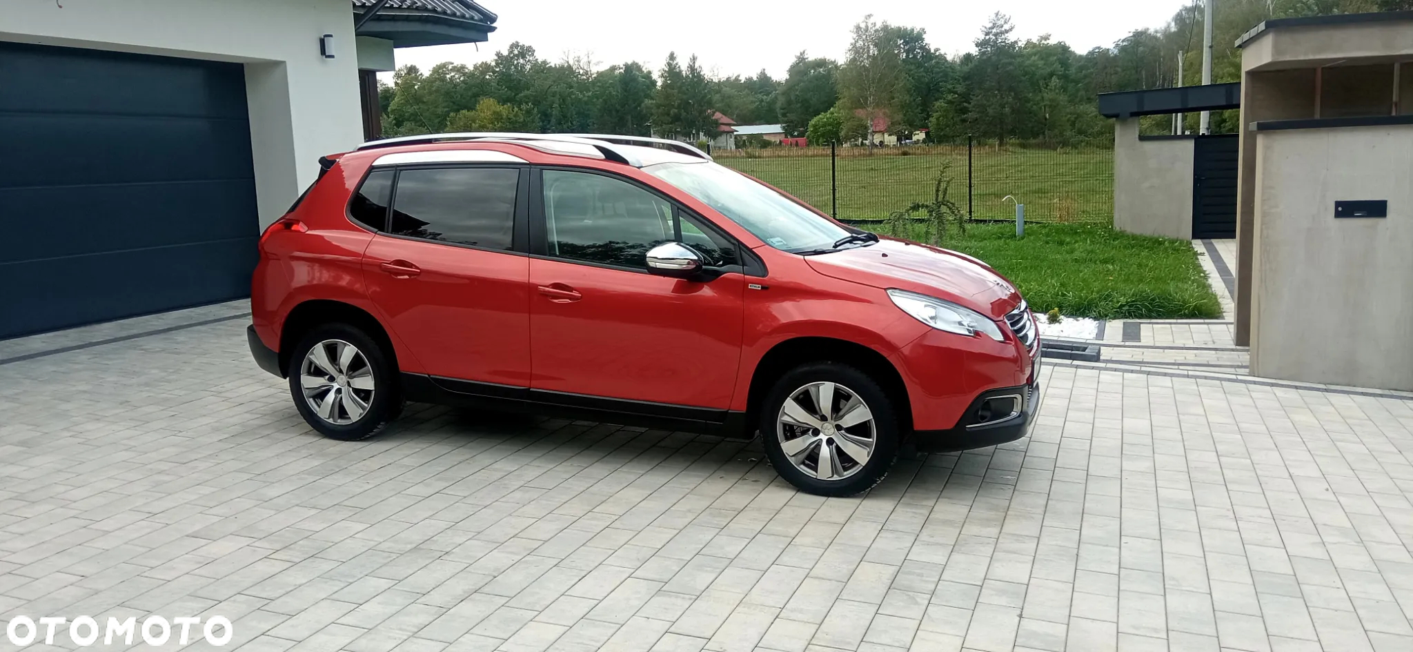 Peugeot 2008 1.2 Pure Tech Style S&S - 10