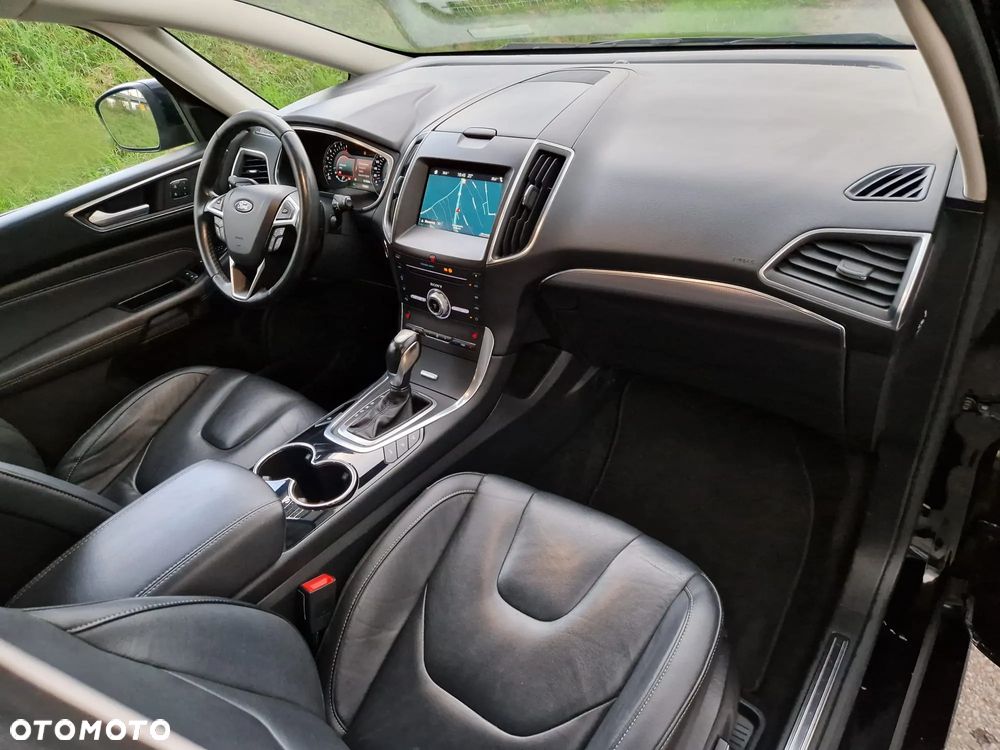 Ford S-Max - 17