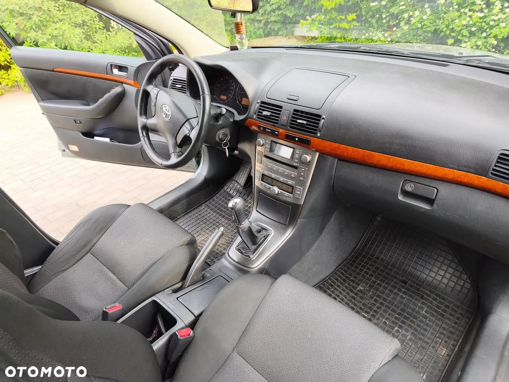 Toyota Avensis 1.8 VVT-i Sol - 15