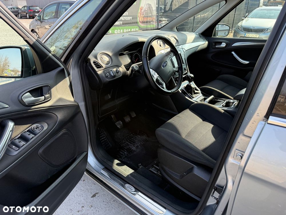 Ford S-Max - 11