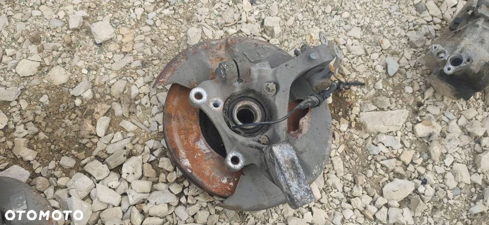 KR ZWROTNICA PIASTA LEWY PRZÓD SAAB 9-3 II 1.9 - 2