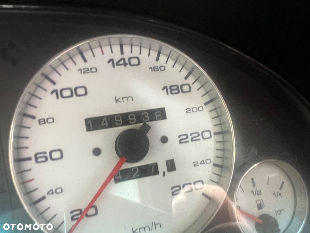 Audi Coupe 2.3 E - 10