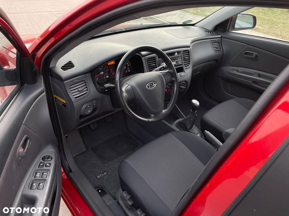 Kia Rio 1.4 Family - 13