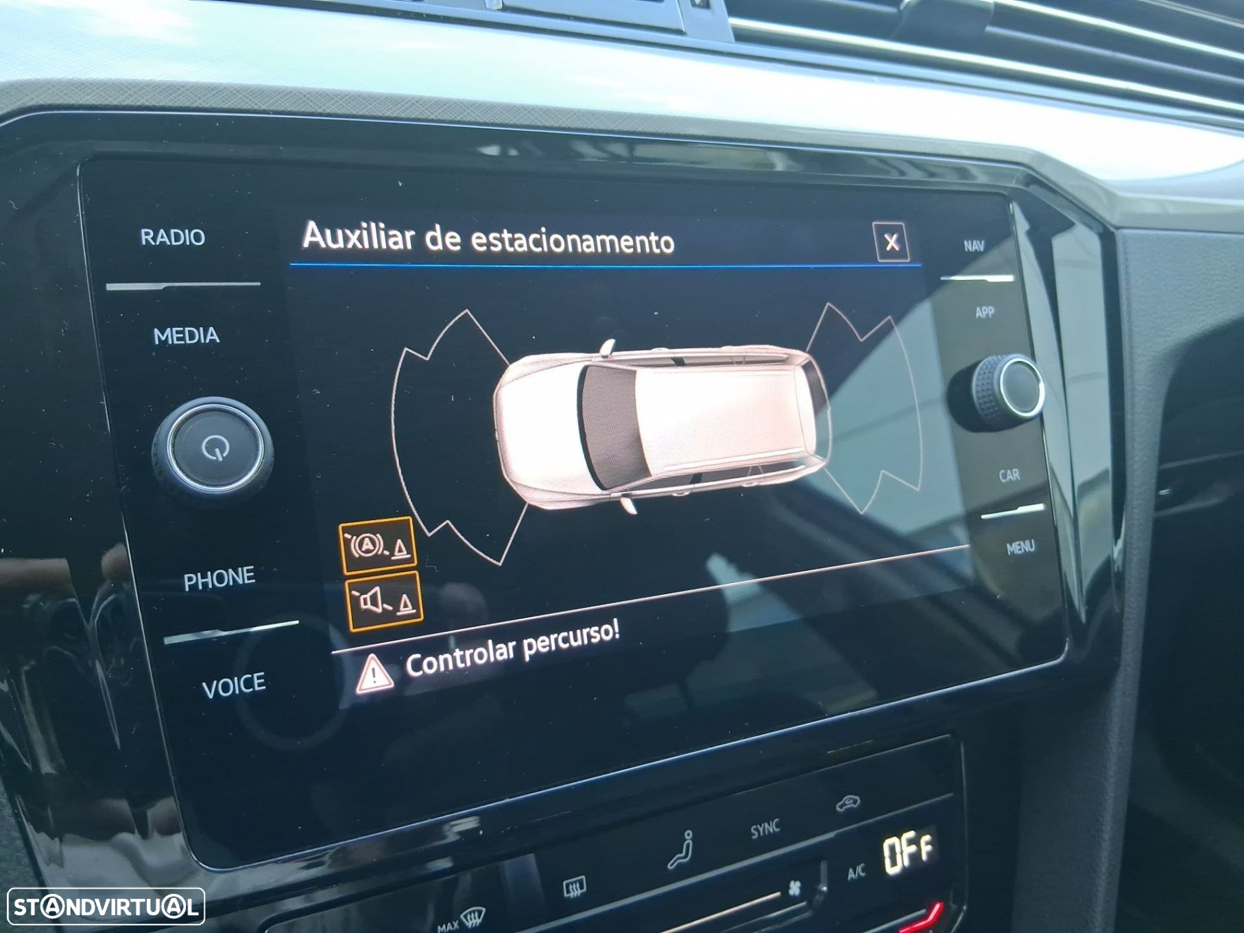 VW Passat Variant 2.0 TDi Business DSG - 18