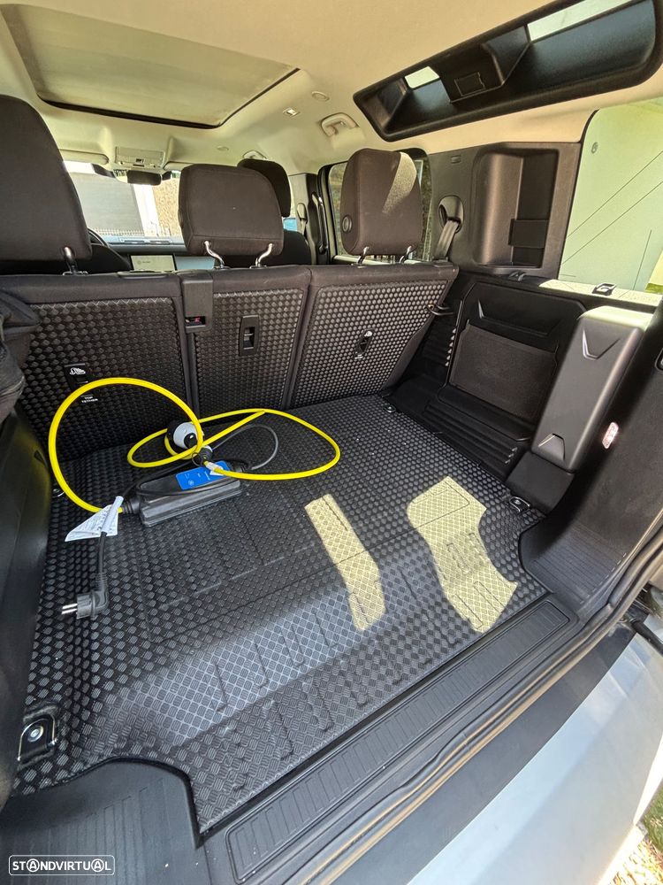 Land Rover Defender - 16