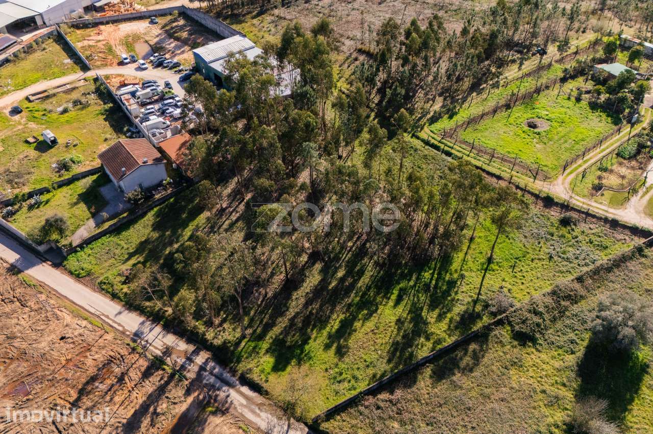 Terreno com 4380m2 a 10 minutos do centro de Braga - Grande imagem: 3/8