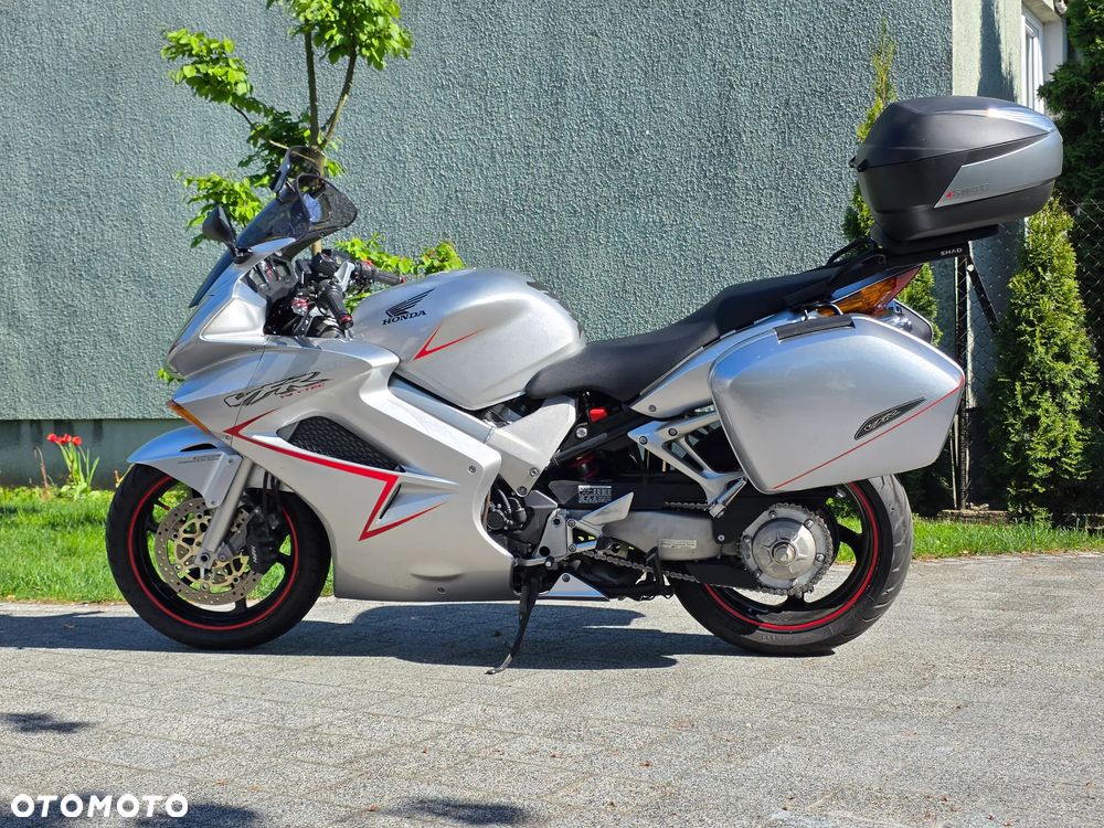Honda VFR - 15