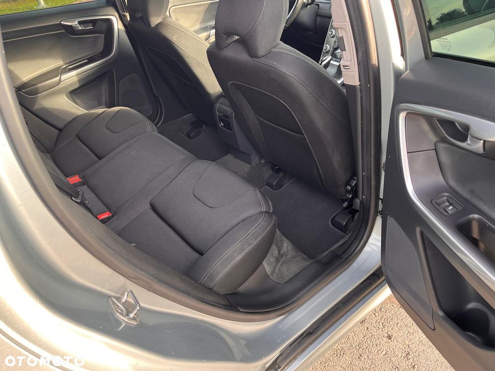 Volvo XC 60 D4 Drive-E Momentum - 7