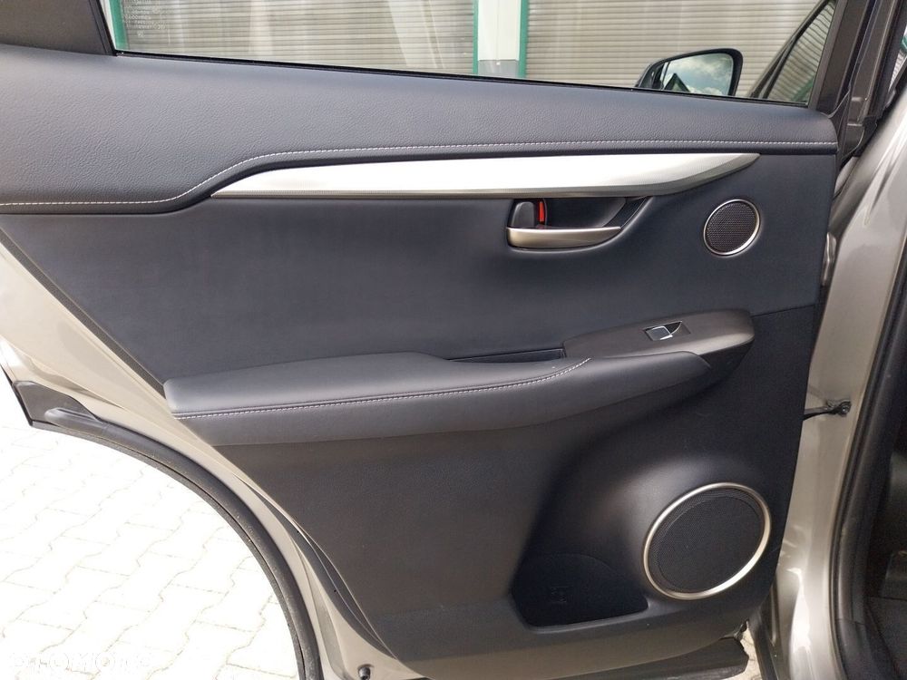 Lexus NX 300h F Impression AWD - 15