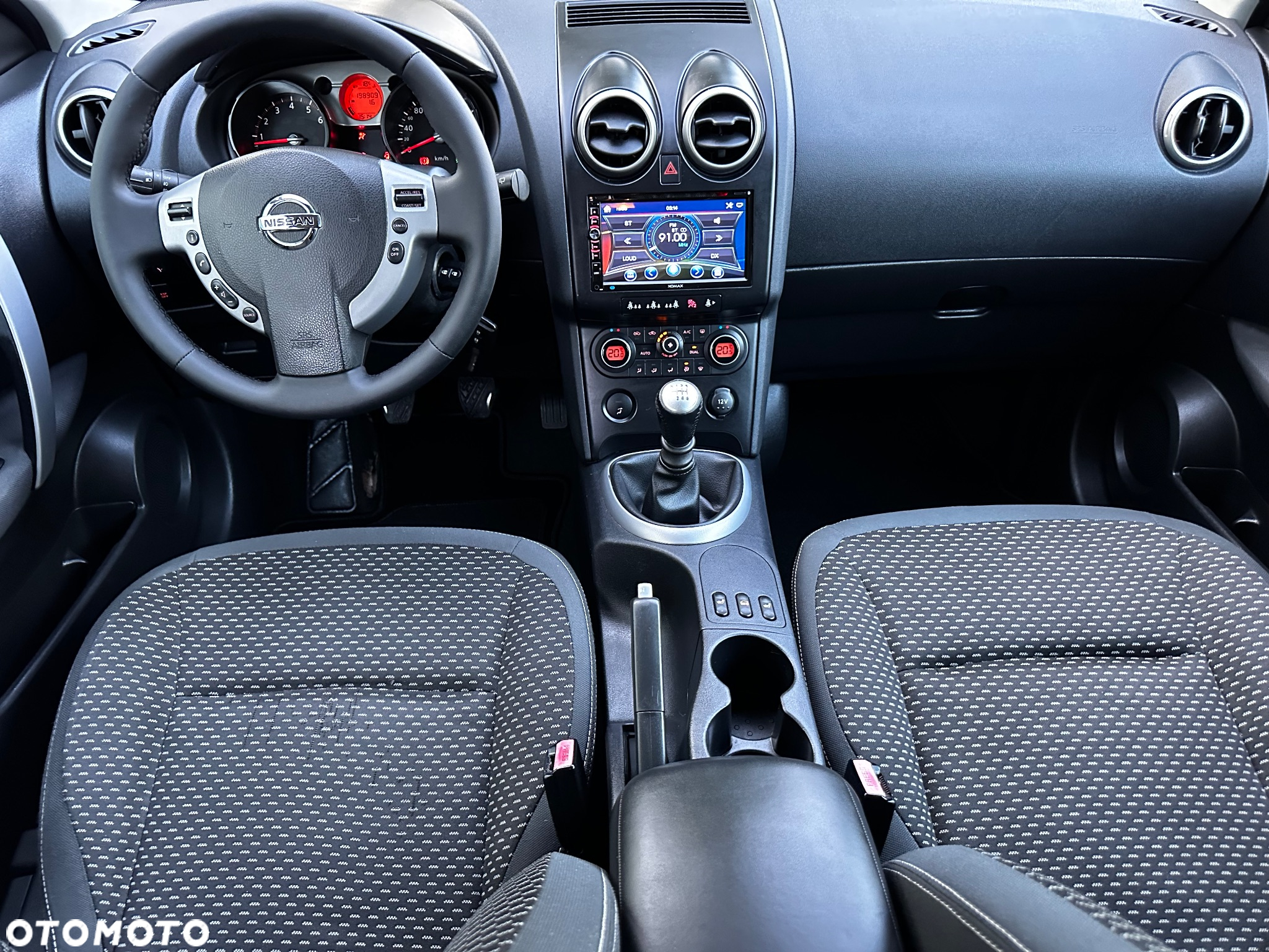 Nissan Qashqai 2.0 visia - 36
